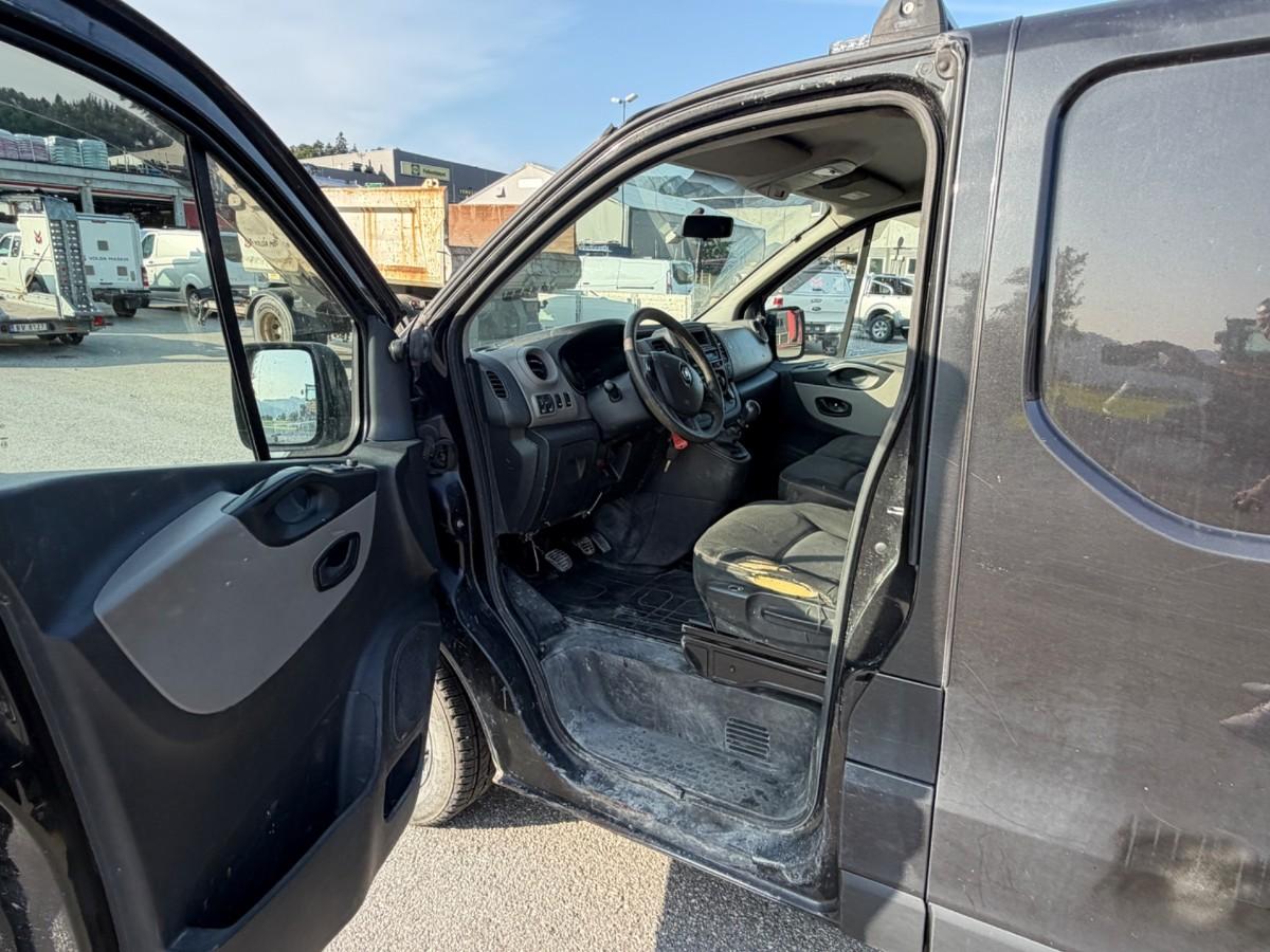 2015 Renault Trafic 1.6 D 140 HK HENGERFESTE CRUISE S+V
