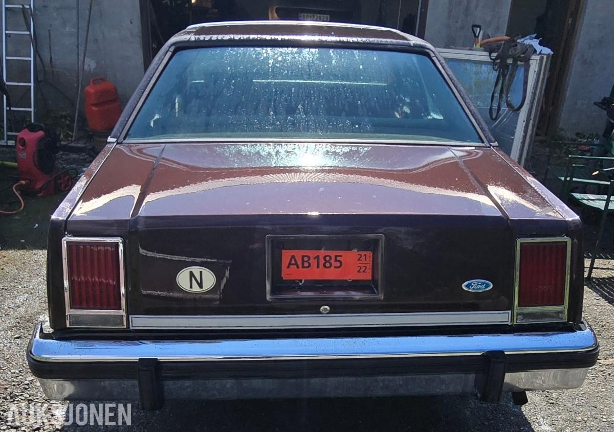 1986 Ford LTD Crown Victoria
