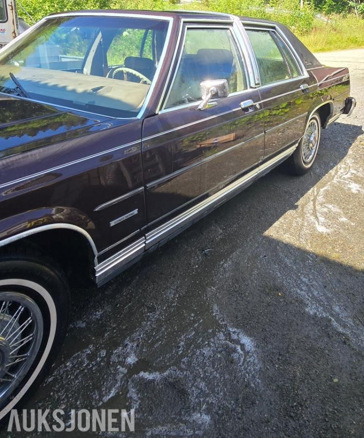 1986 Ford LTD Crown Victoria