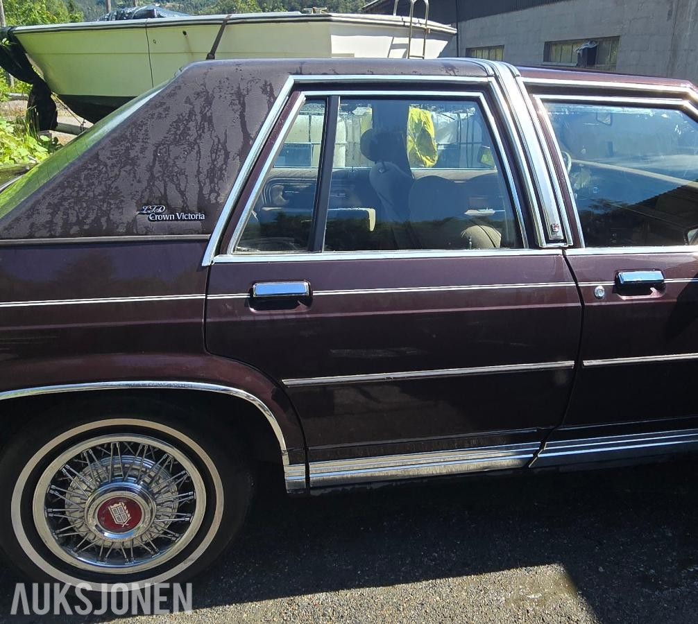 1986 Ford LTD Crown Victoria