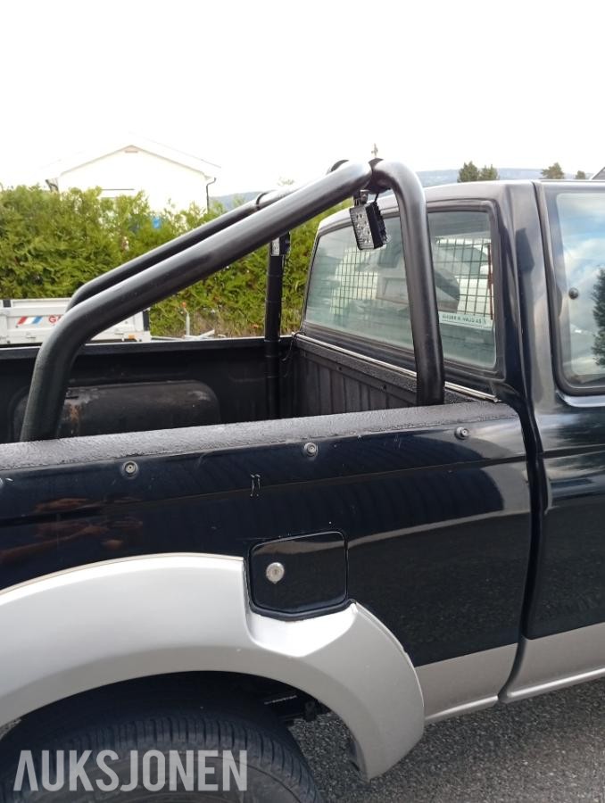 2004 Nissan King Cab 2.5D 133hk 4X4