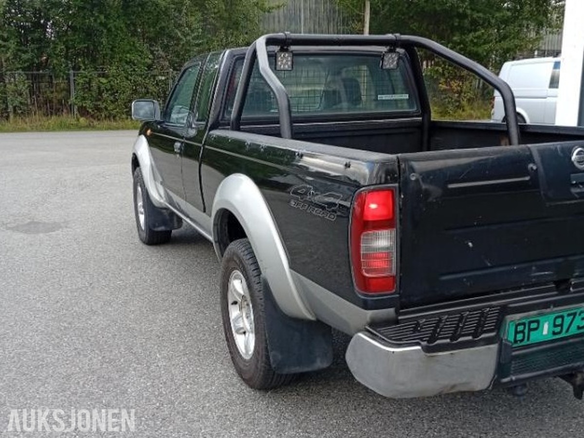 2004 Nissan King Cab 2.5D 133hk 4X4