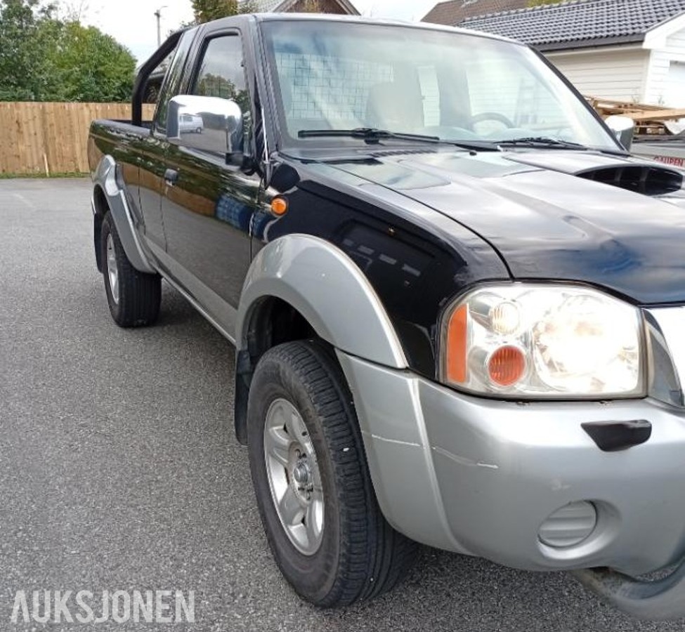 2004 Nissan King Cab 2.5D 133hk 4X4