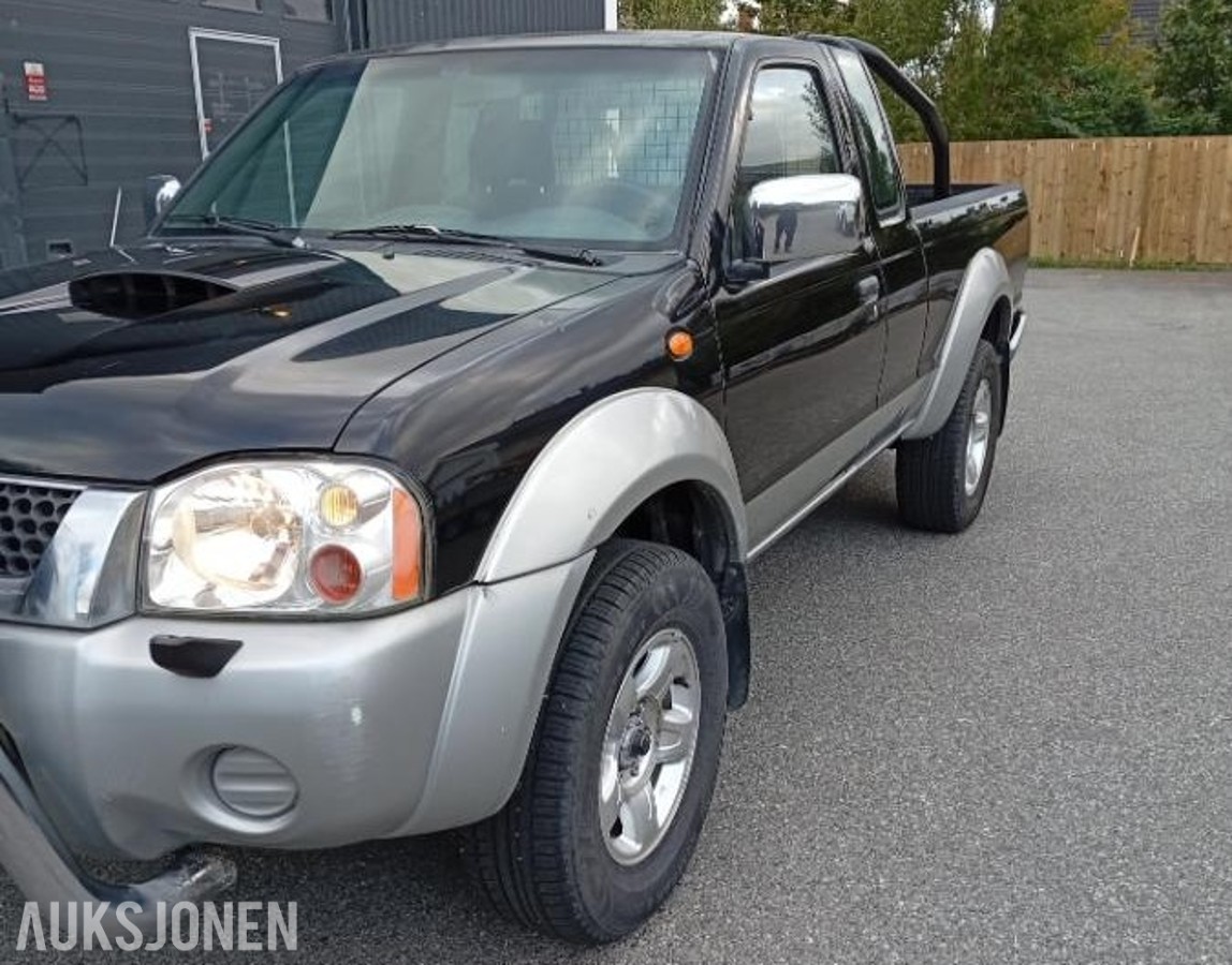 2004 Nissan King Cab 2.5D 133hk 4X4