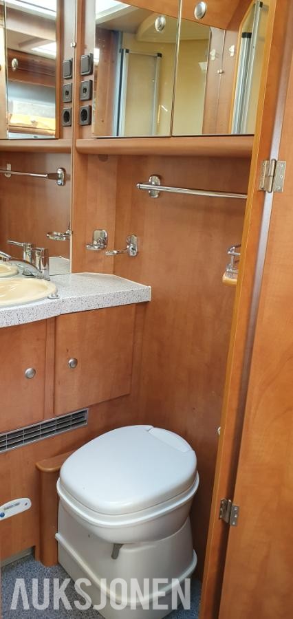 2007 Carthago Campingbil, Automat, Ryggekamera, S+V dekk, EU OK til 06.2028