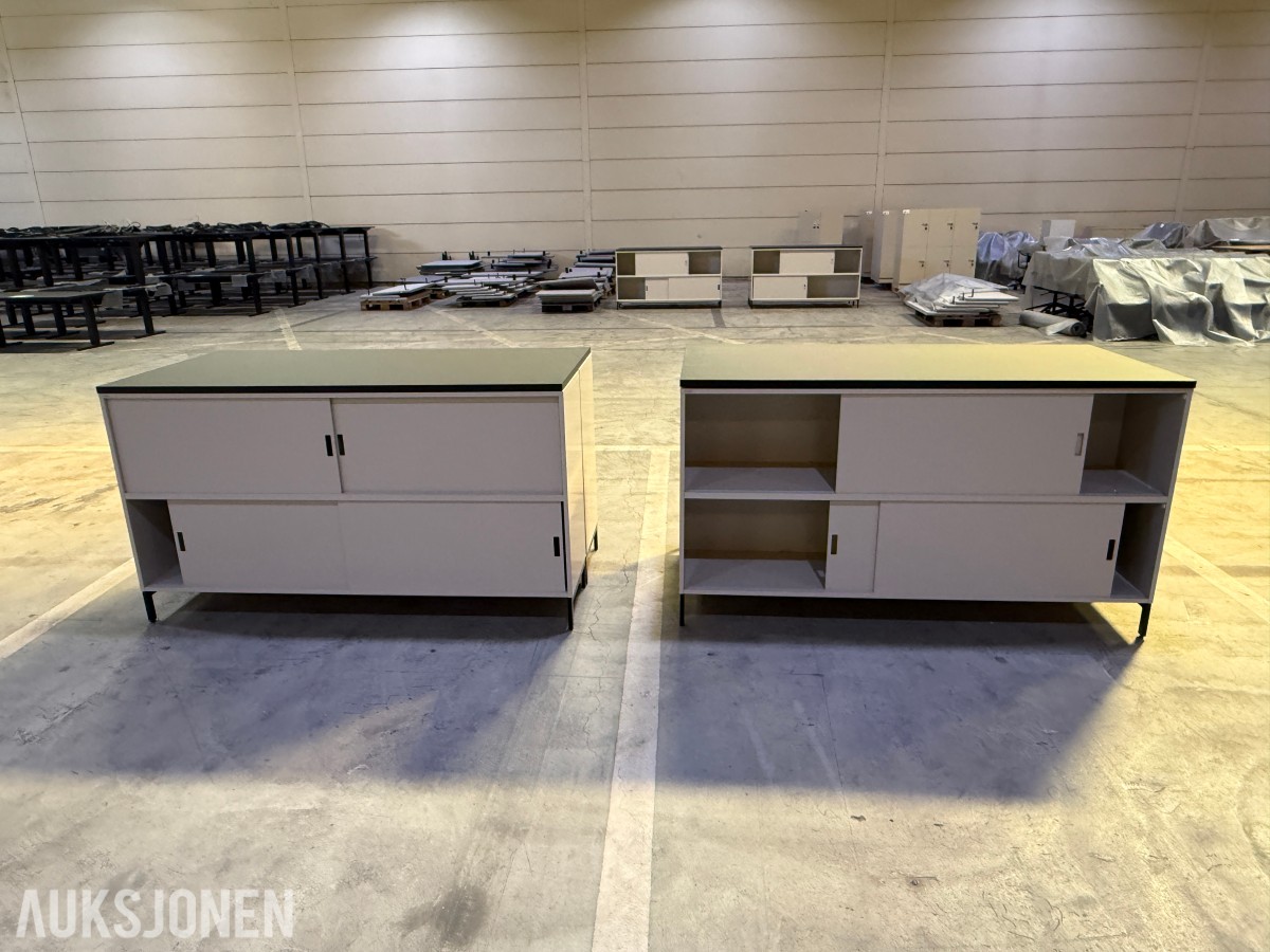 2 stk skjenker / oppbevaringsskap med skyvedører – 160 × 40 × 90 cm