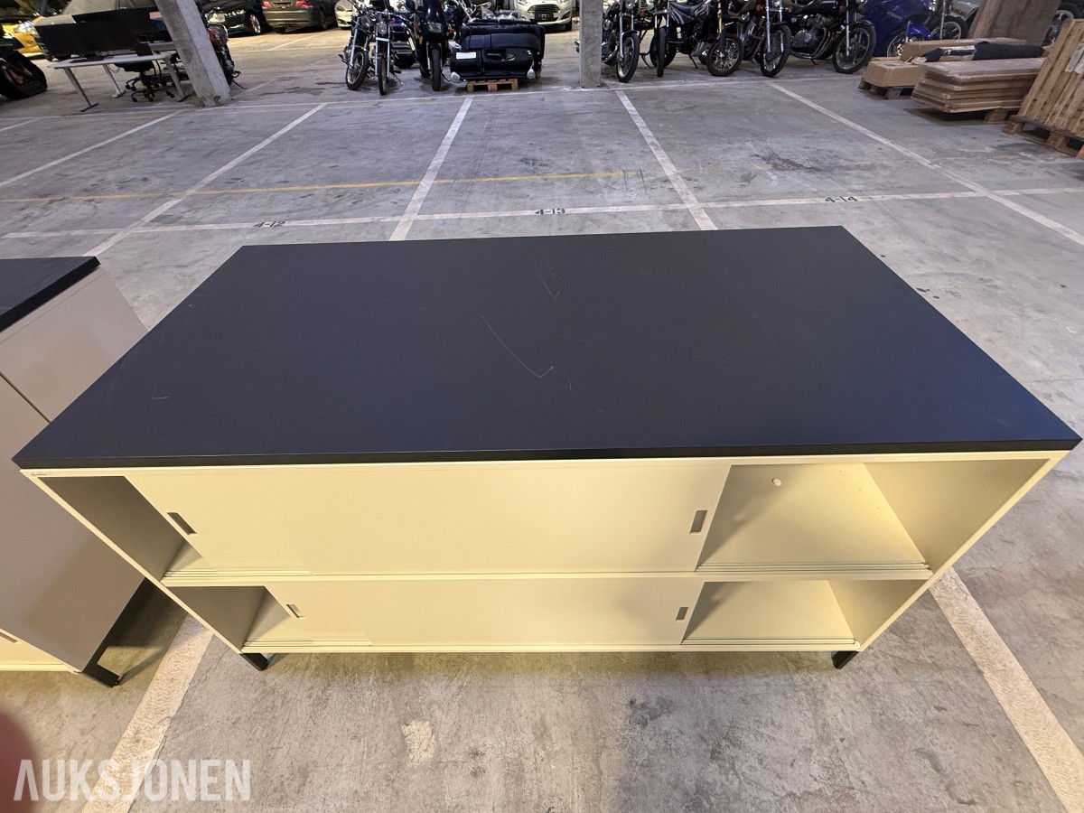 2 stk skjenker / oppbevaringsskap med skyvedører – 160 × 40 × 90 cm