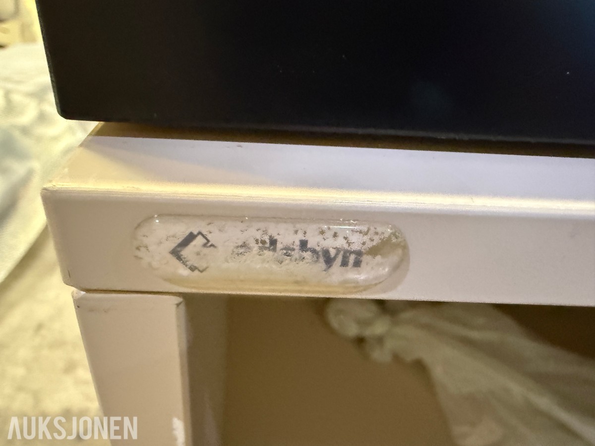 2 stk skjenker / oppbevaringsskap med skyvedører – 160 × 40 × 90 cm