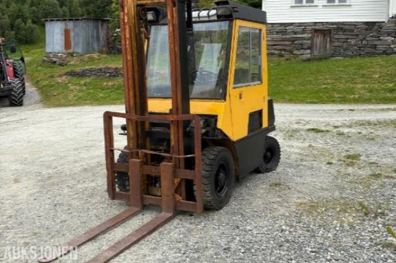 1981 Mitsubishi Fd25 Gaffeltruck