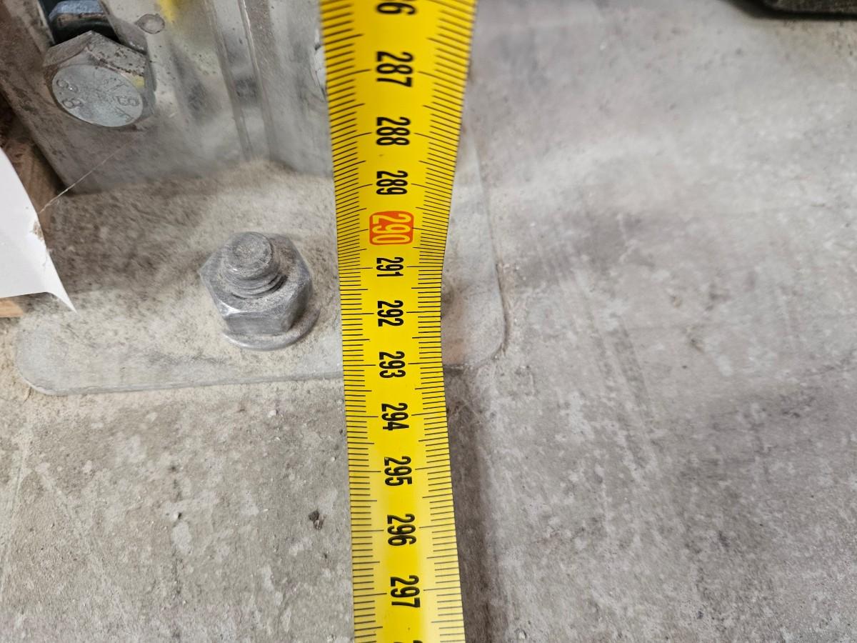Pallereol Lager Systemer - seksjonsbredde ca. 2,9 m - dybde ca. 1,1 m - to seksjoner - to bjelkenivåer