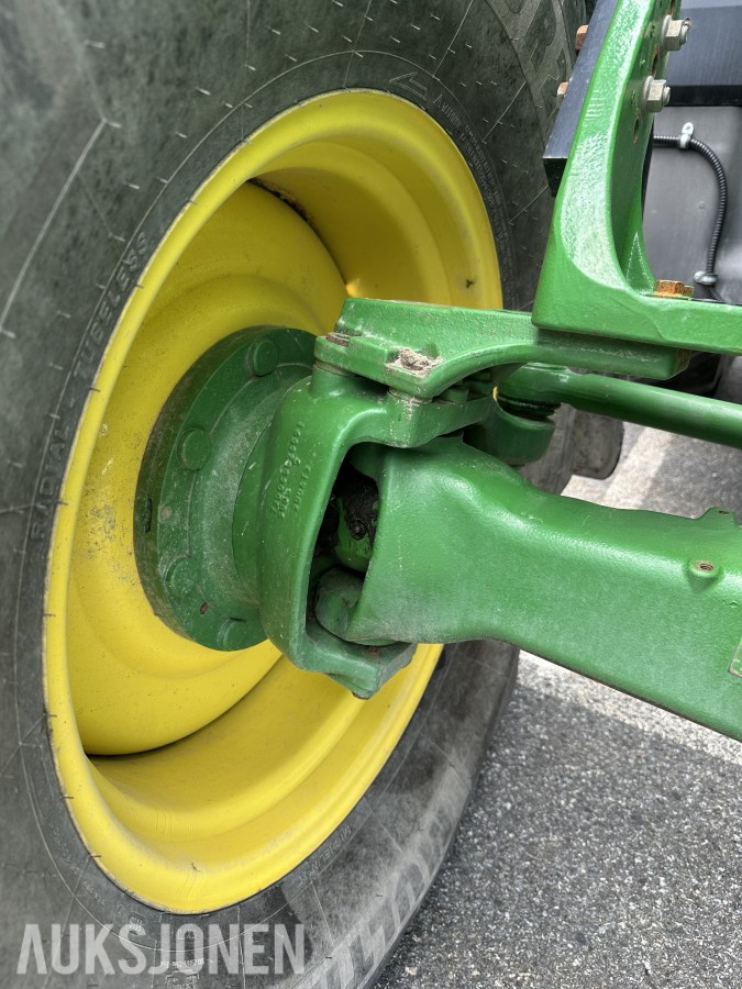2014 John Deere 6115R kun 2928t