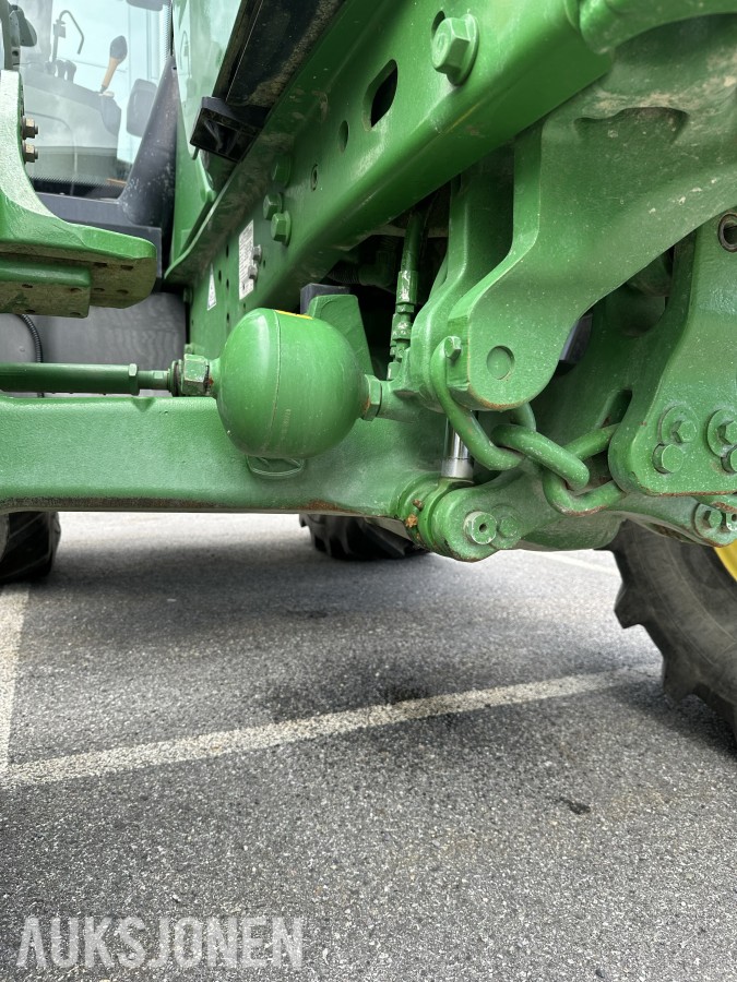 2014 John Deere 6115R kun 2928t