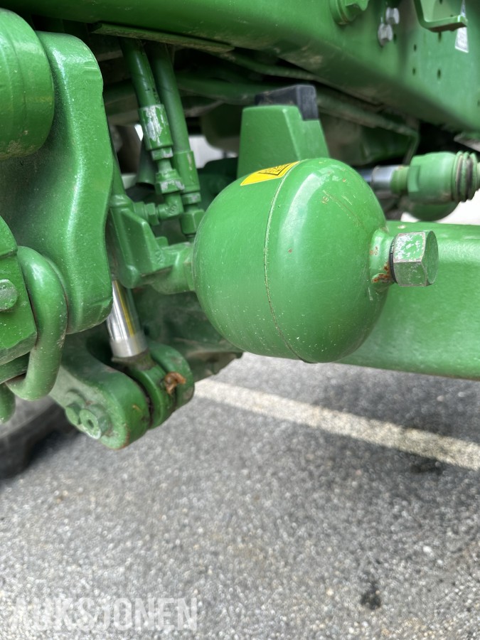 2014 John Deere 6115R kun 2928t