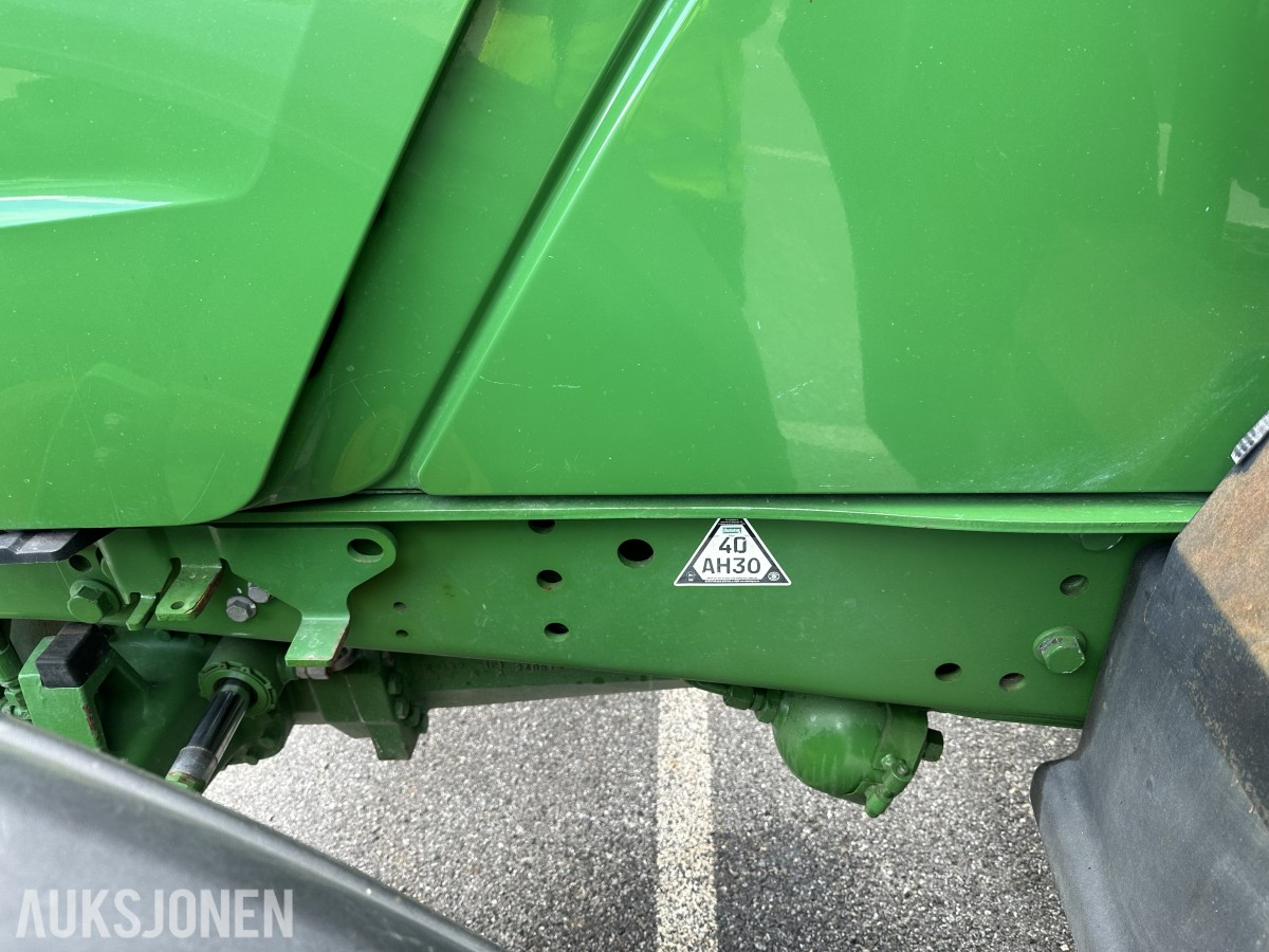 2014 John Deere 6115R kun 2928t