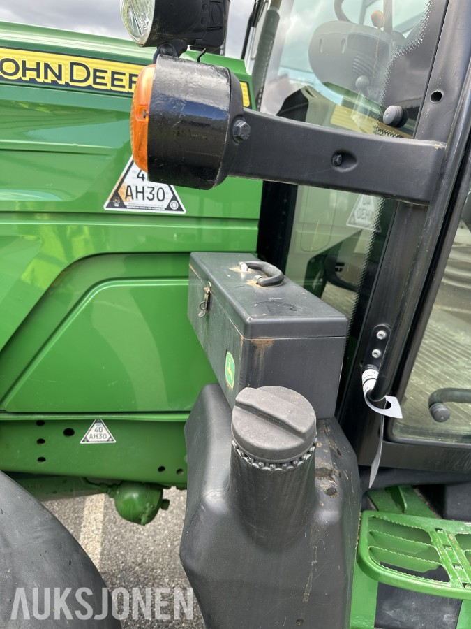 2014 John Deere 6115R kun 2928t