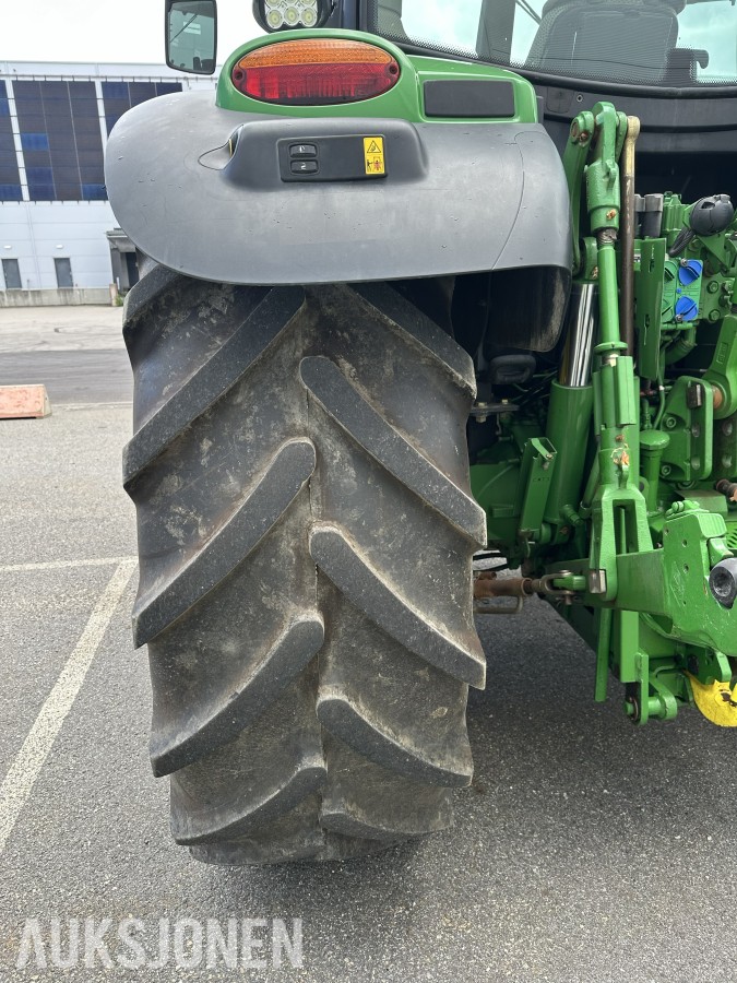 2014 John Deere 6115R kun 2928t