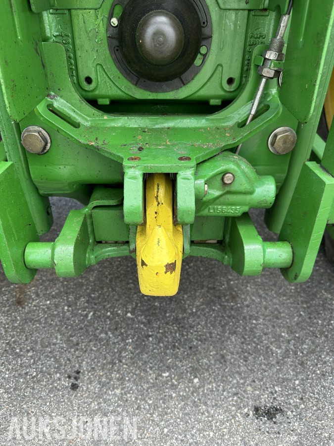 2014 John Deere 6115R kun 2928t
