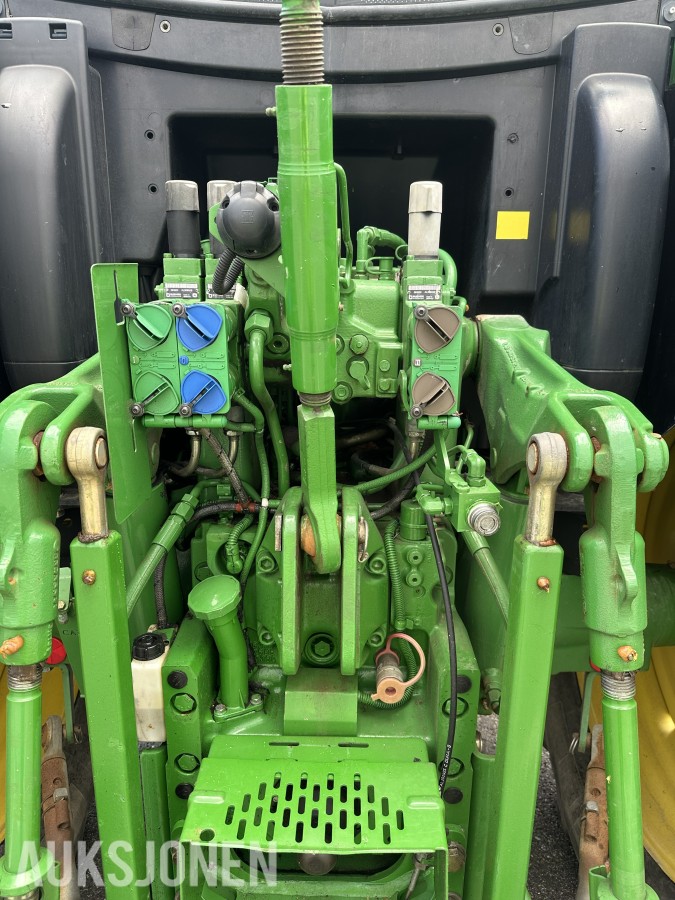 2014 John Deere 6115R kun 2928t