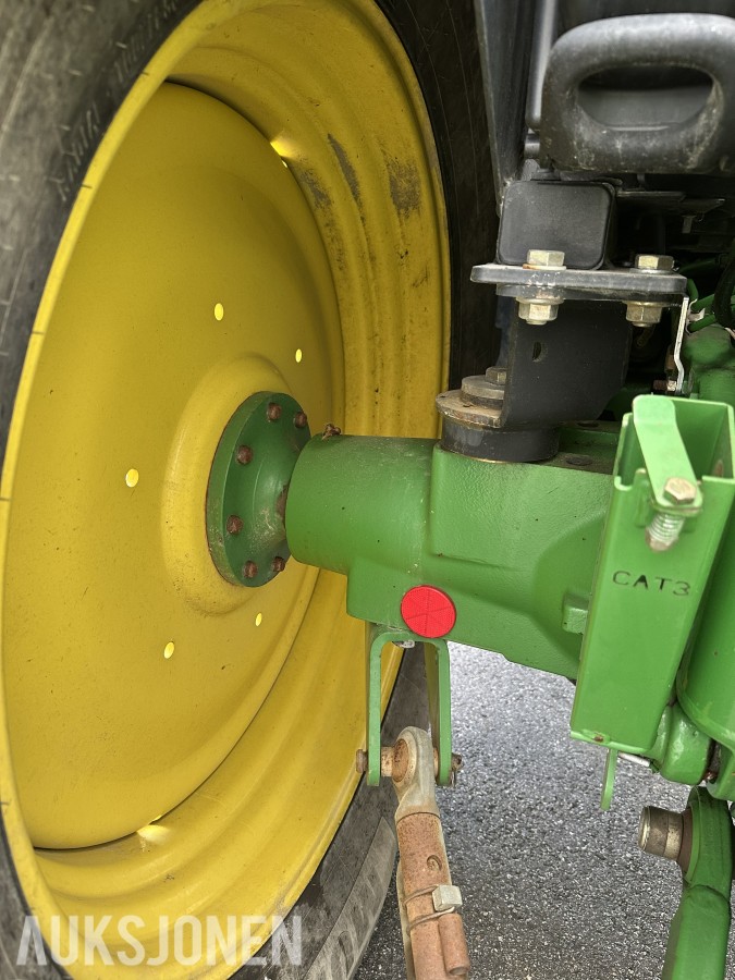 2014 John Deere 6115R kun 2928t