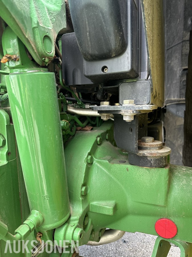2014 John Deere 6115R kun 2928t