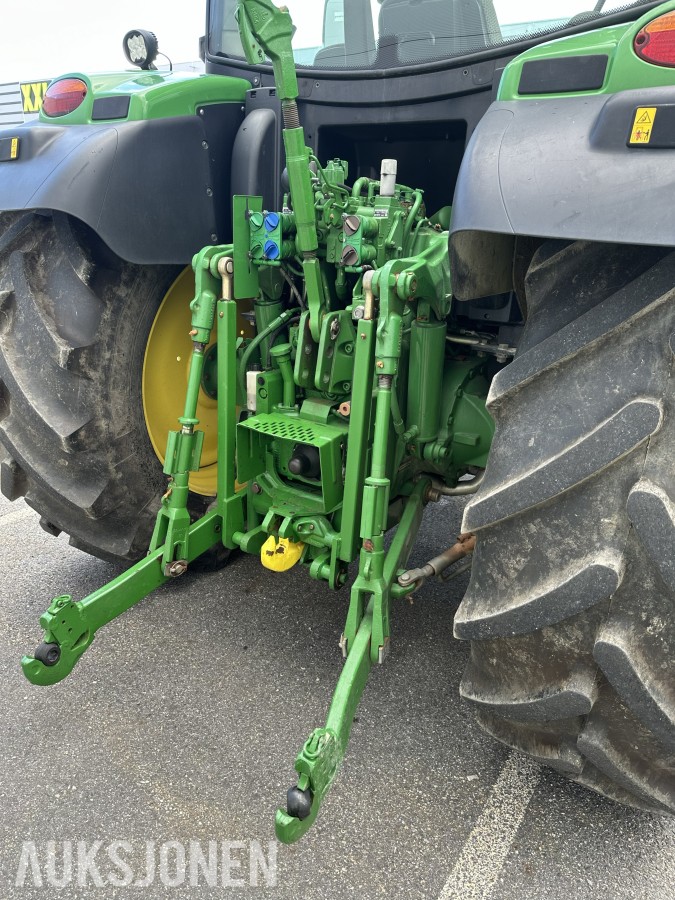 2014 John Deere 6115R kun 2928t