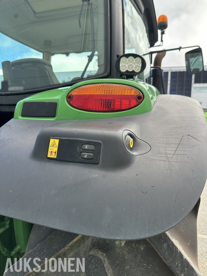 2014 John Deere 6115R kun 2928t