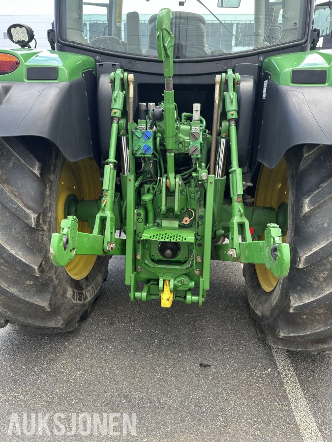 2014 John Deere 6115R kun 2928t