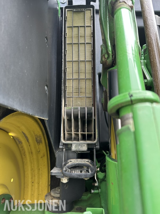 2014 John Deere 6115R kun 2928t