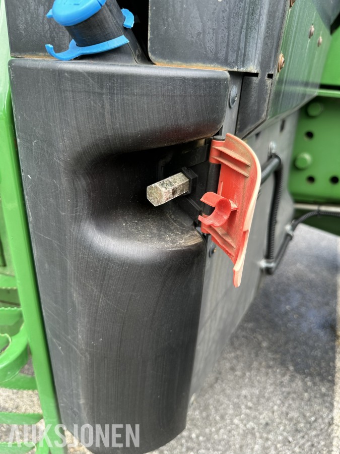 2014 John Deere 6115R kun 2928t