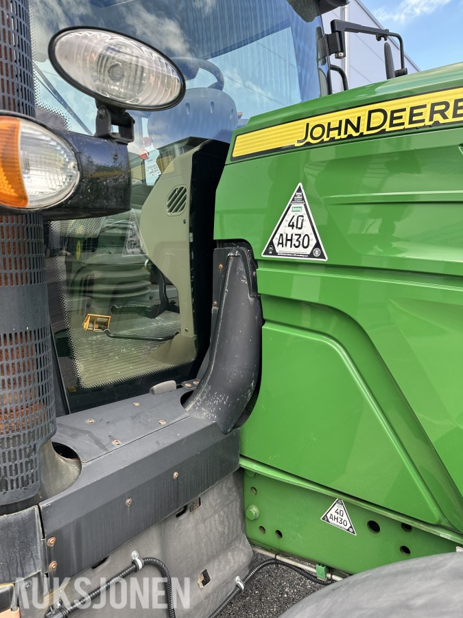 2014 John Deere 6115R kun 2928t