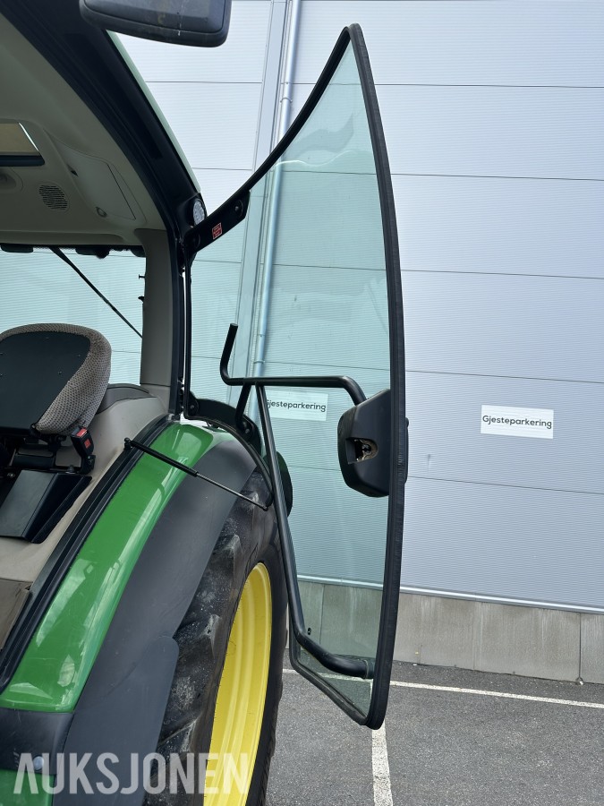 2014 John Deere 6115R kun 2928t