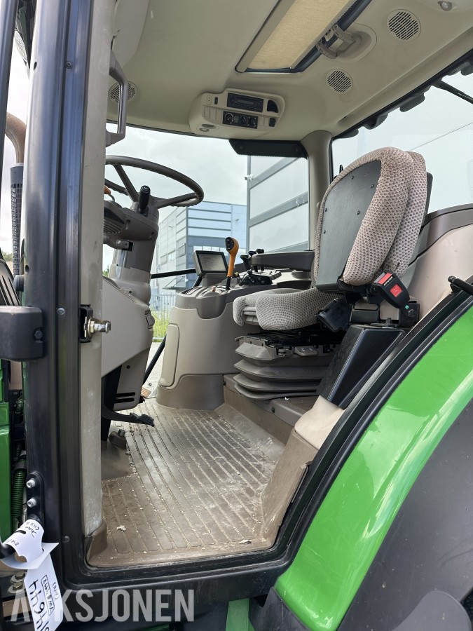 2014 John Deere 6115R kun 2928t
