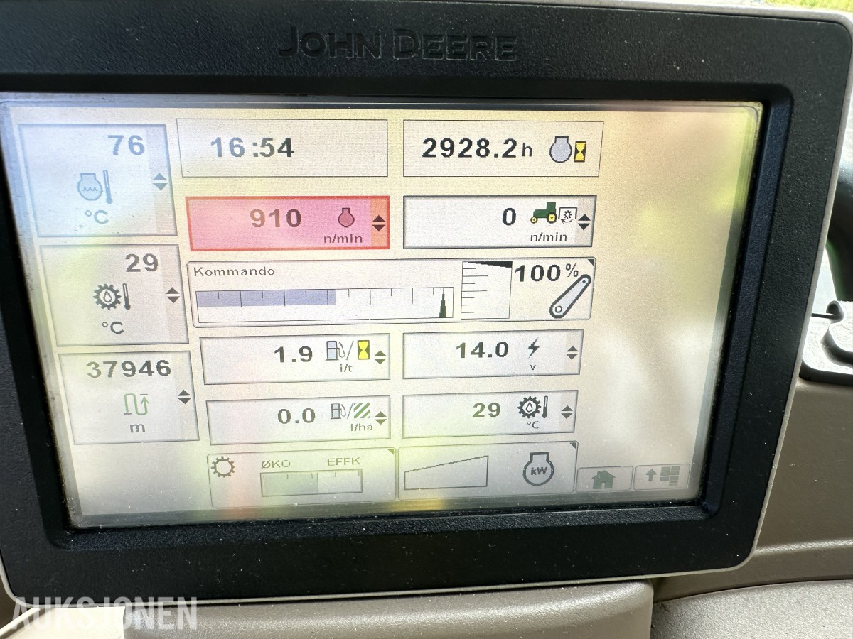 2014 John Deere 6115R kun 2928t