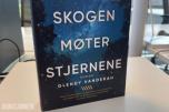 Parti med bøker *Der skogen møter stjernene*