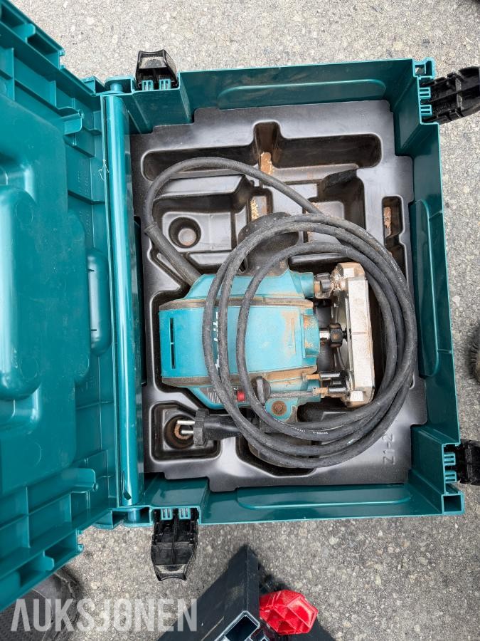Stort parti med håndverktøy, elektroverktøy og tilbehør
