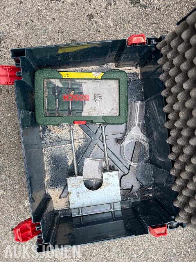 Stort parti med håndverktøy, elektroverktøy og tilbehør
