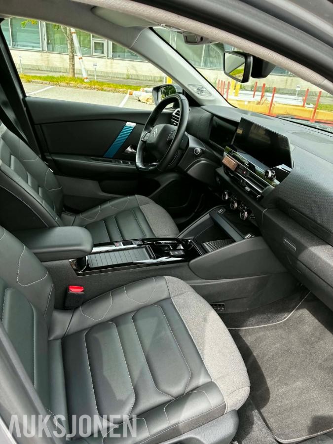 2021 Citroen E-C4 Shine 136hk Adaptiv cruisekontroll, Ryggekamera, Navigasjon