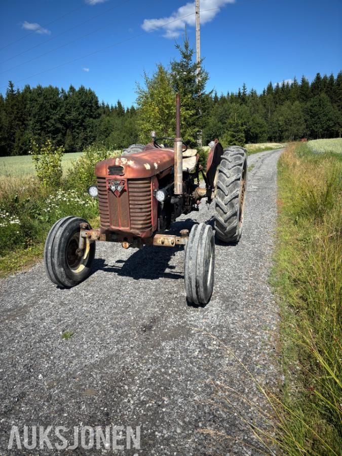 1965 Massey Ferguson 65 traktor