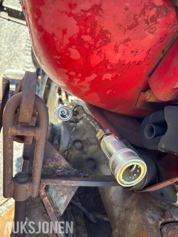 1965 Massey Ferguson 65 traktor