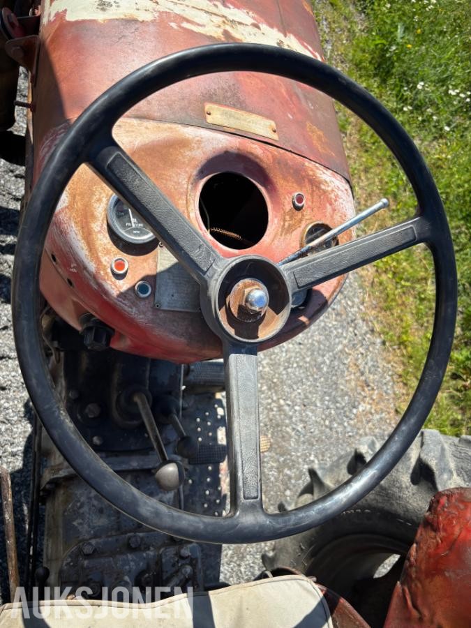 1965 Massey Ferguson 65 traktor