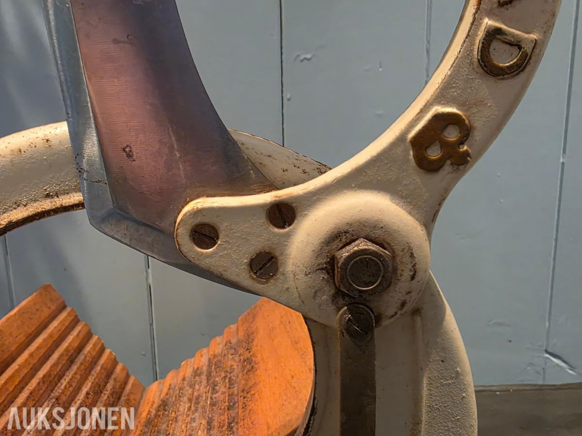 Raadvad modell 294, original dansk brødskjærer i støpejern