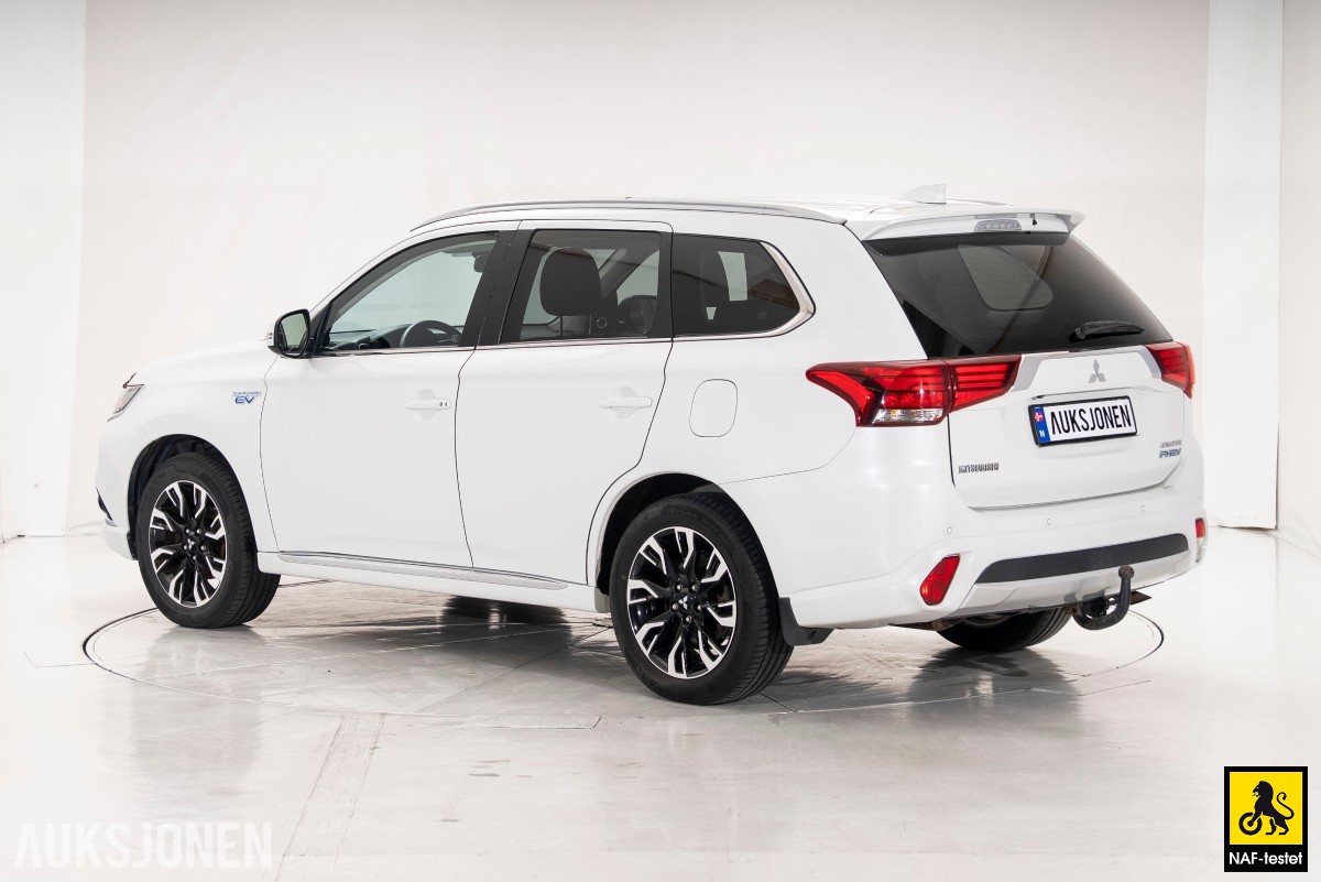 2017 Mitsubishi OUTLANDER PHEV 4WD INSTYLE+ HENGERFESTE 360-KAMERA SKINN ADAPTIV CRUISE