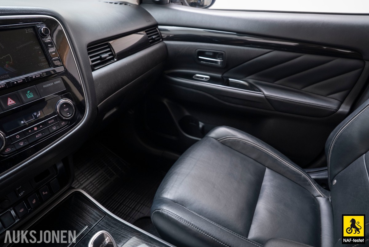2017 Mitsubishi OUTLANDER PHEV 4WD INSTYLE+ HENGERFESTE 360-KAMERA SKINN ADAPTIV CRUISE