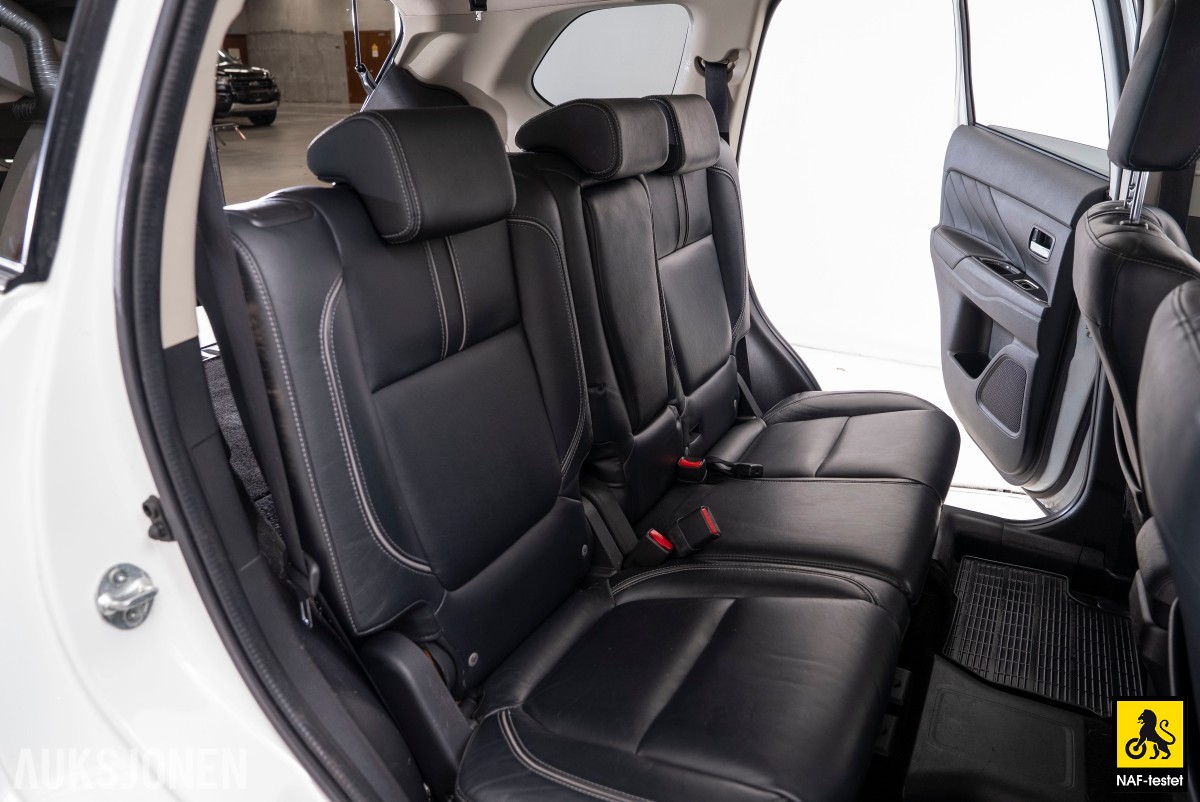 2017 Mitsubishi OUTLANDER PHEV 4WD INSTYLE+ HENGERFESTE 360-KAMERA SKINN ADAPTIV CRUISE