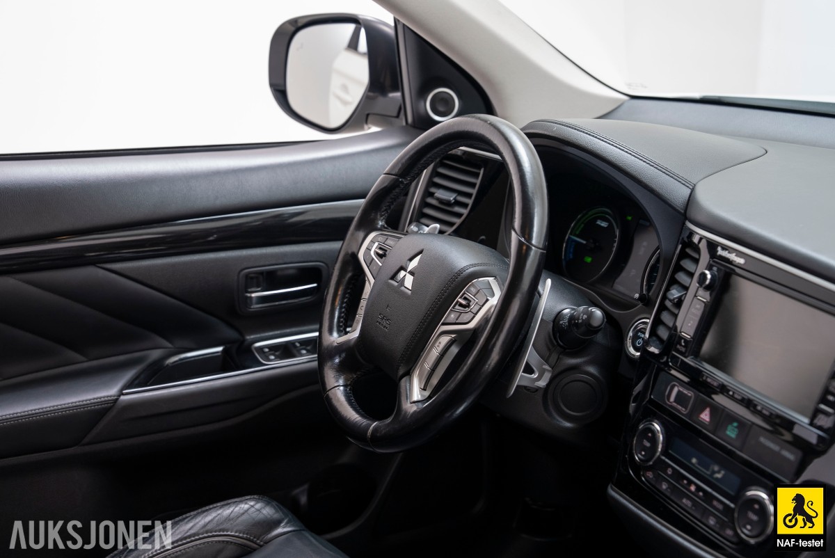 2017 Mitsubishi OUTLANDER PHEV 4WD INSTYLE+ HENGERFESTE 360-KAMERA SKINN ADAPTIV CRUISE