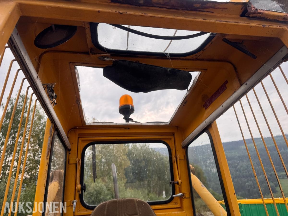 Volvo BM LM841 frontlaster med skuffe og gafler