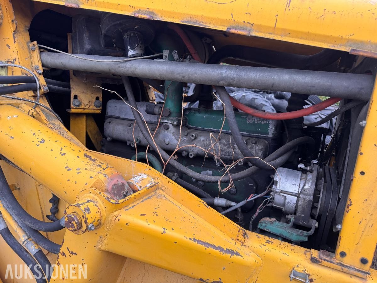 Volvo BM LM841 frontlaster med skuffe og gafler