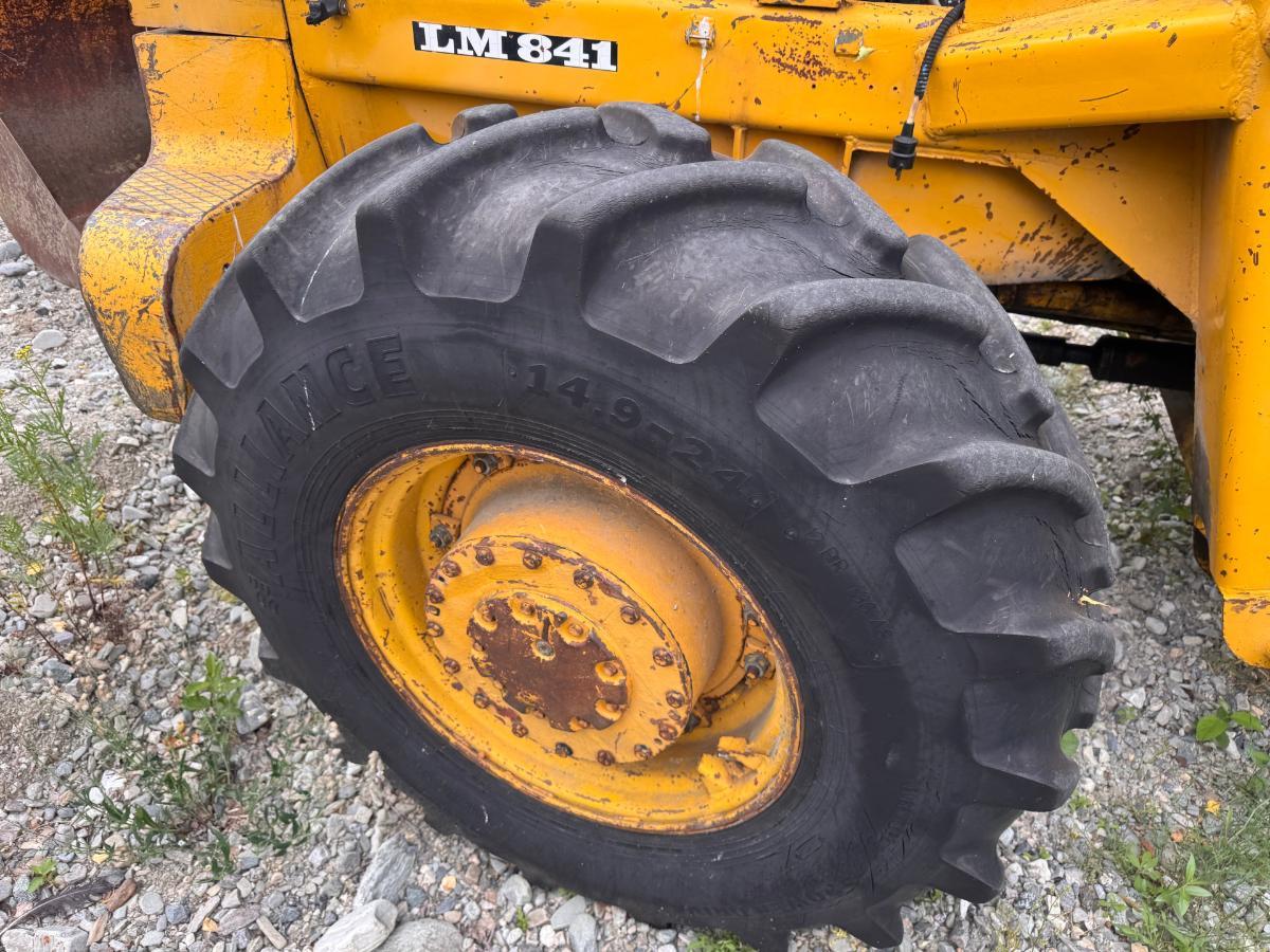 Volvo BM LM841 frontlaster med skuffe og gafler