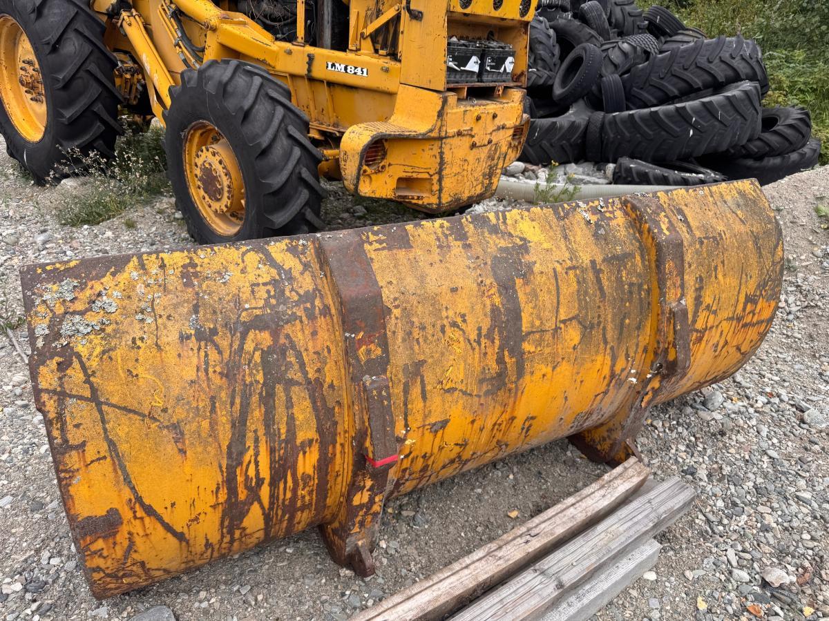 Volvo BM LM841 frontlaster med skuffe og gafler