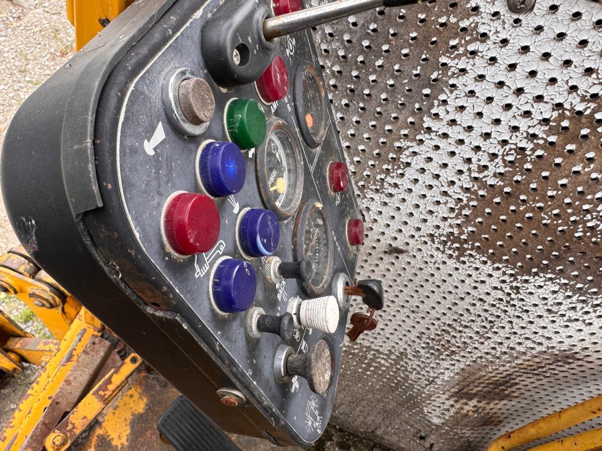 Volvo BM LM841 frontlaster med skuffe og gafler